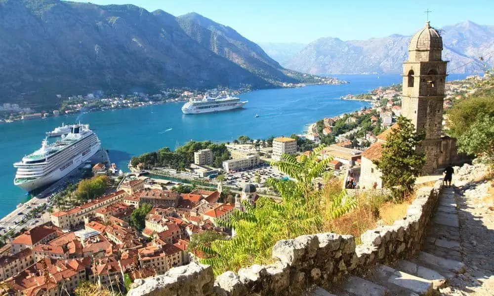 Golful Kotor, o destinatie de film cu pirati